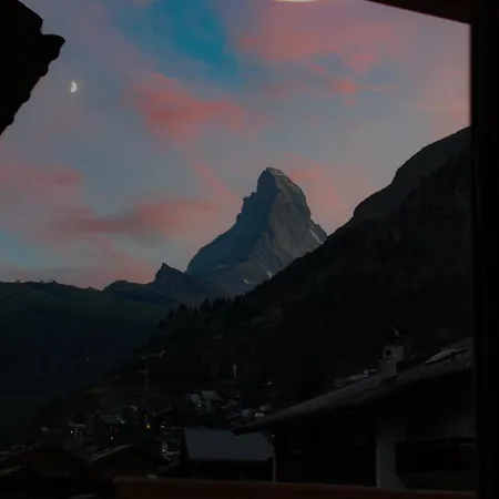 Matterhorn View Apartment, Two Bedrooms * زيرمات